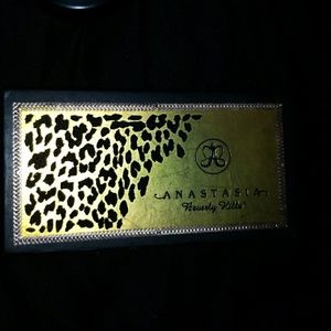 Abh anastasia beverly hills cat walk